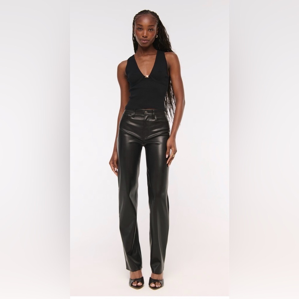 Abercrombie & Fitch 90’s Straight Ultra High Rise Vegan Leather Pants Size 29